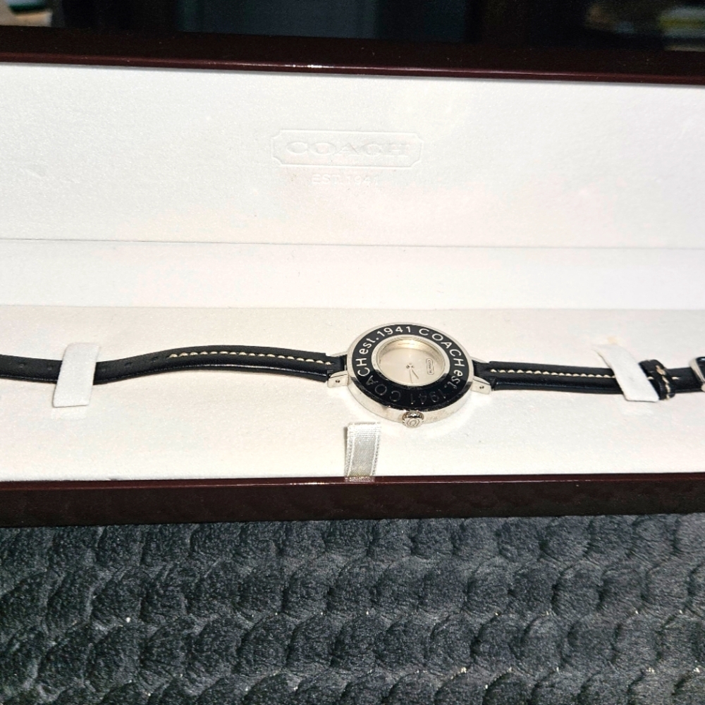 WOMEN Coach Black Sber Watch Coach est 1941